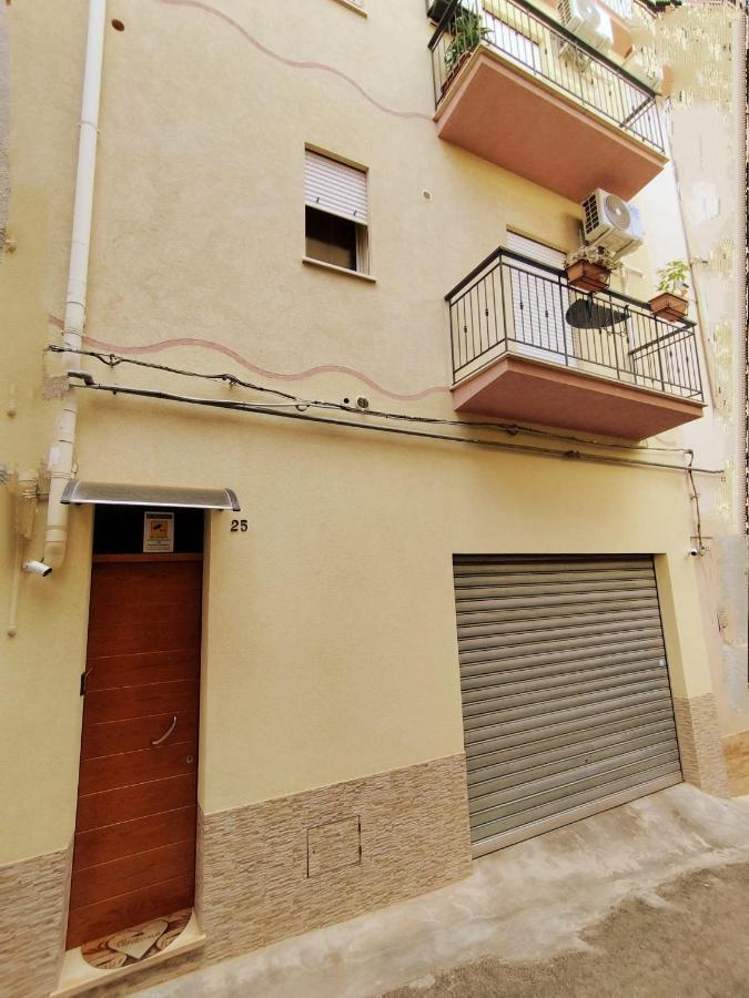 Il Girasole Del Centro Storico Villa Alcamo Kültér fotó